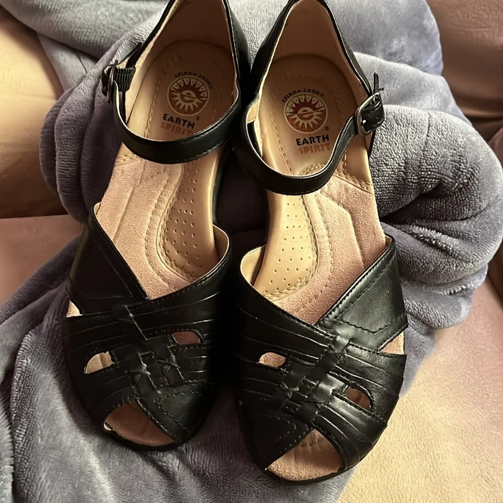 Earth Spirit Black Sandals Comfortable and Stylish - Picture 7 of 8
